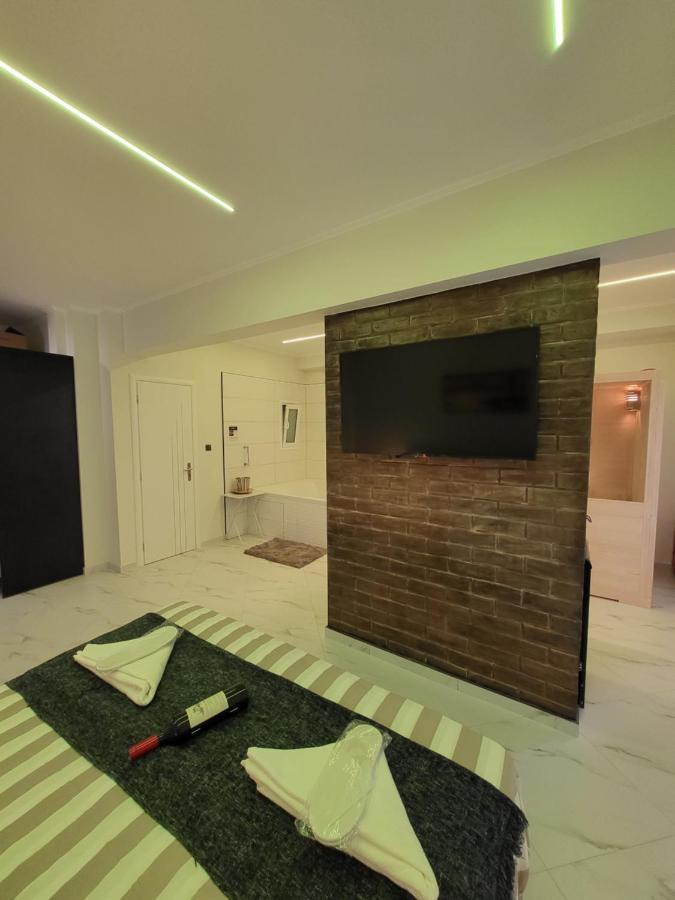 Romantic Deluxe Svite Wise Jacuzzi And Sauna Athènes Extérieur photo