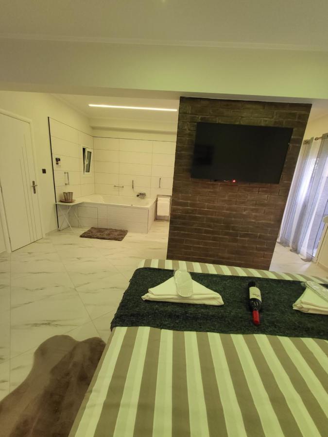 Romantic Deluxe Svite Wise Jacuzzi And Sauna Athènes Extérieur photo