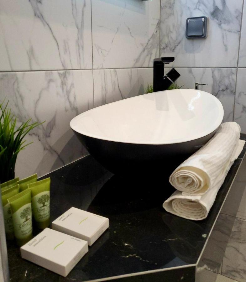 Romantic Deluxe Svite Wise Jacuzzi And Sauna Athènes Extérieur photo