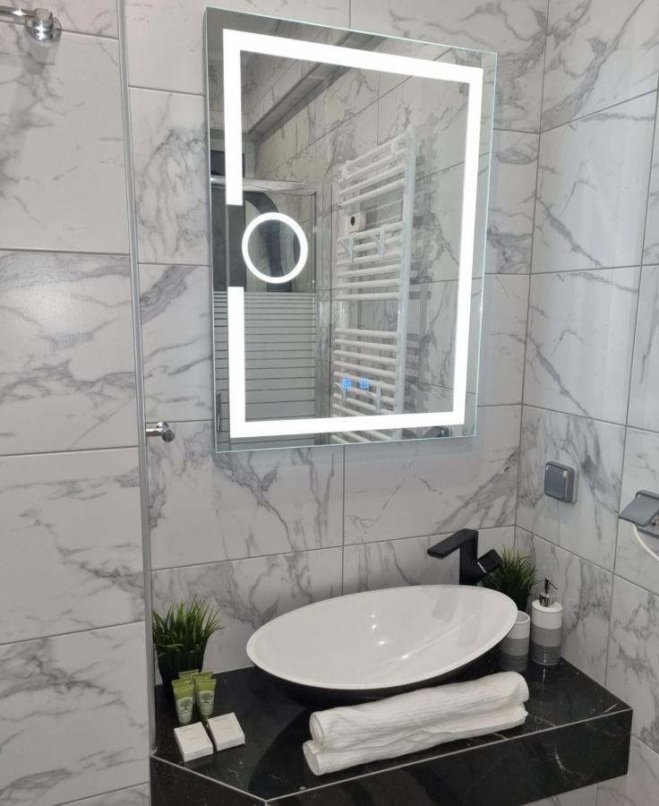 Romantic Deluxe Svite Wise Jacuzzi And Sauna Athènes Extérieur photo