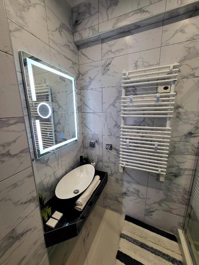 Romantic Deluxe Svite Wise Jacuzzi And Sauna Athènes Extérieur photo